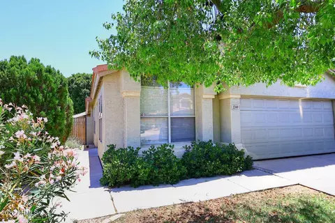 2249 E Pinto Dr, Gilbert, AZ 85296