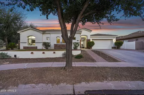 Exterior - 4649 E Carriage Ct, Gilbert, AZ 85297 photo 10 of 15