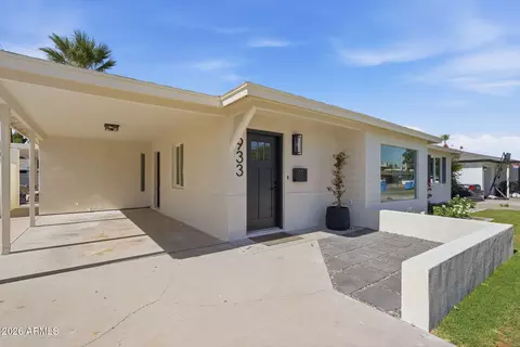 933 E Cavalier Dr, Phoenix, AZ 85014 photo 4