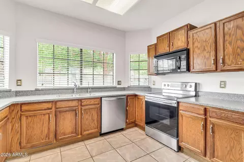 Kitchen - 962 E Vaughn Ave, Gilbert, AZ 85234 photo 4 of 4