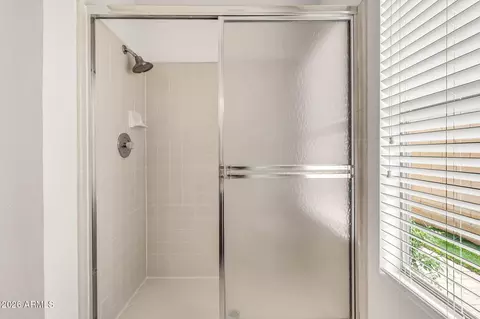 Bath - 962 E Vaughn Ave, Gilbert, AZ 85234 photo 4 of 4