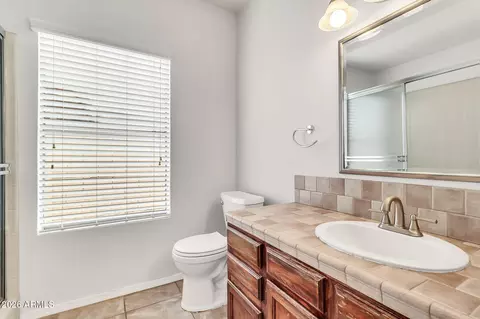 Bath - 962 E Vaughn Ave, Gilbert, AZ 85234 photo 3 of 4