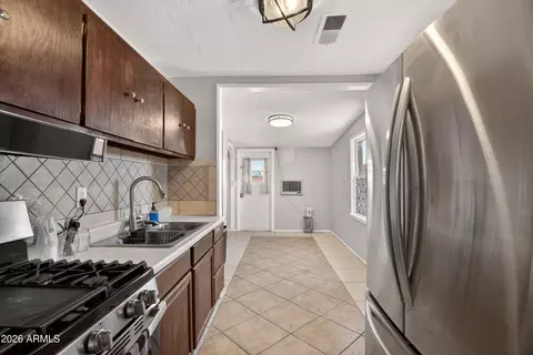 Entry Way - 931 S Drew St, Mesa, AZ 85210 photo 2 of 10