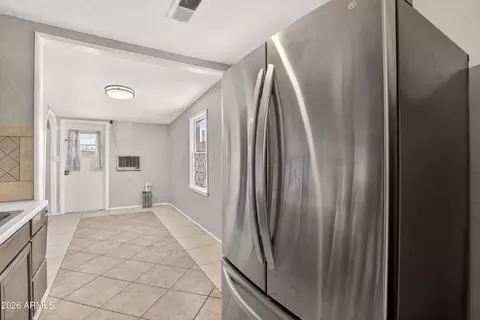 Entry Way - 931 S Drew St, Mesa, AZ 85210 photo 3 of 10
