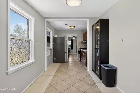 Entry Way - 931 S Drew St, Mesa, AZ 85210 photo 6 of 10
