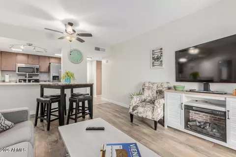 Living - 3033 E Devonshire Ave #3029, Phoenix, AZ 85016 photo 3 of 4