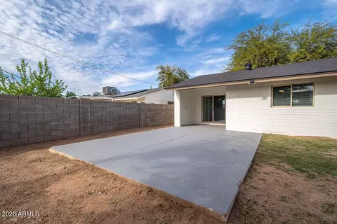 Exterior - 4653 E Almeria Rd, Phoenix, AZ 85008 photo 10 of 12