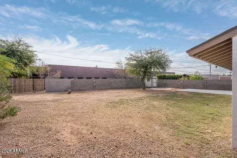 Exterior - 4653 E Almeria Rd, Phoenix, AZ 85008 photo 8 of 12