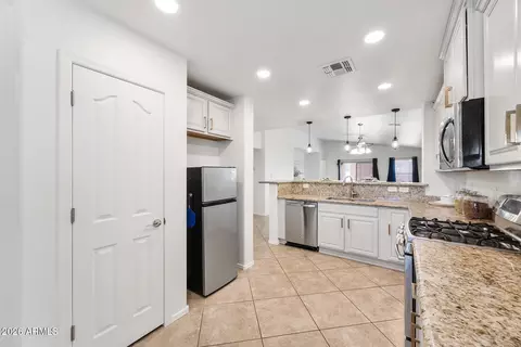 Kitchen - 2159 E Stacey Rd, Gilbert, AZ 85298 photo 5 of 5