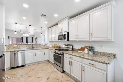 Kitchen - 2159 E Stacey Rd, Gilbert, AZ 85298 photo 3 of 5