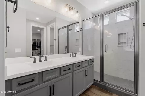 Bath - 4132 E Jones St, Gilbert, AZ 85295 photo 2 of 4