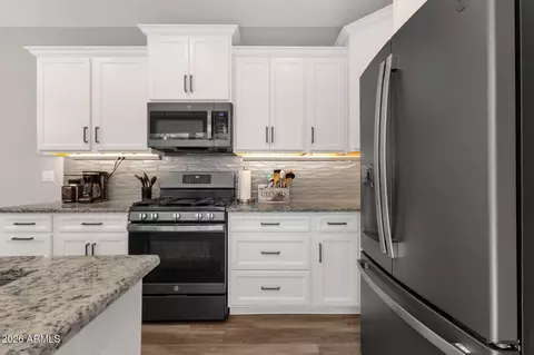 Kitchen - 4132 E Jones St, Gilbert, AZ 85295 photo 4 of 5