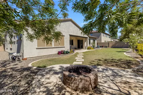 Exterior - 2827 E Muirfield St, Gilbert, AZ 85298 photo 6 of 12