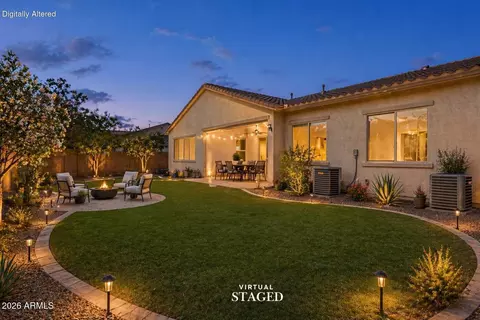 Exterior - 2827 E Muirfield St, Gilbert, AZ 85298 photo 11 of 12