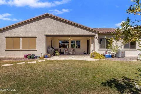 Exterior - 2827 E Muirfield St, Gilbert, AZ 85298 photo 8 of 12