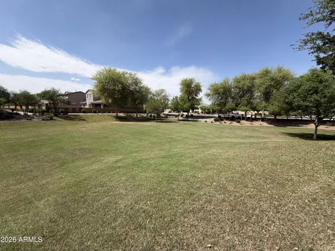 Exterior - 2827 E Muirfield St, Gilbert, AZ 85298 photo 12 of 12