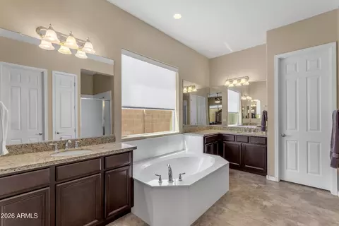 Bath - 2827 E Muirfield St, Gilbert, AZ 85298 photo 3 of 4