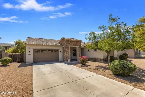 Exterior - 2827 E Muirfield St, Gilbert, AZ 85298 photo 2 of 12