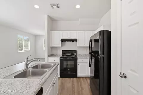 Kitchen - 5437 W Albeniz Pl, Phoenix, AZ 85043 photo 3 of 3