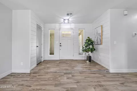 Entry Way - 833 E Le Marche Ave, Phoenix, AZ 85022 photo 1 of 1
