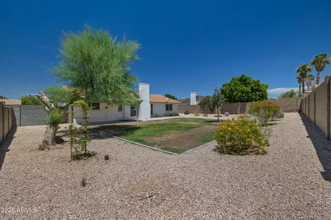 Exterior - 833 E Le Marche Ave, Phoenix, AZ 85022 photo 4 of 5