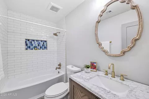 Bath - 833 E Le Marche Ave, Phoenix, AZ 85022 photo 2 of 2