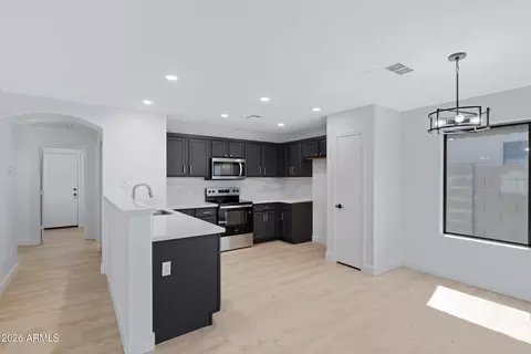 3770 W Yellow Peak Dr, San Tan Valley, AZ 85142
