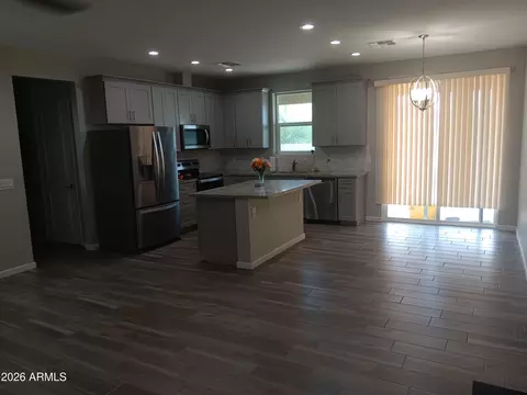 Kitchen - 11530 E 4th Ave, Apache Junction, AZ 85120 photo 1 of 3