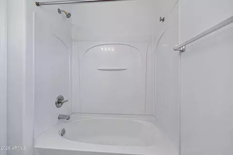 Bath - 4774 E Laurel Ct, Gilbert, AZ 85234 photo 3 of 4