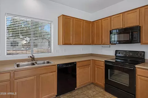 Kitchen - 4774 E Laurel Ct, Gilbert, AZ 85234 photo 2 of 3