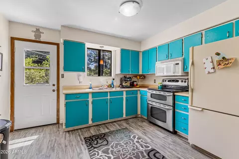 Kitchen - 792 Comanche --, Flagstaff, AZ 86005 photo 1 of 2