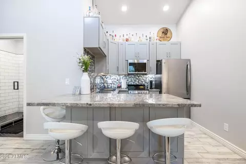 Kitchen - 2919 E Monroe St, Phoenix, AZ 85034 photo 3 of 6
