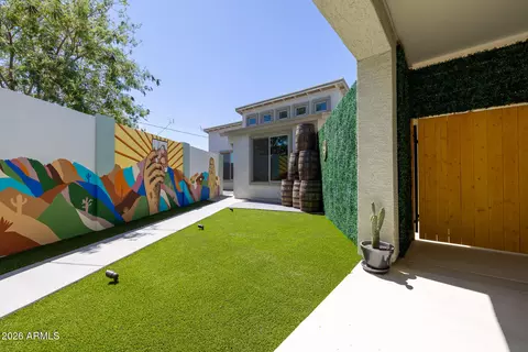Exterior - 2919 E Monroe St, Phoenix, AZ 85034 photo 5 of 7