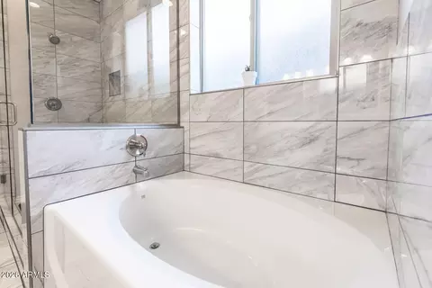 Bath - 2919 E Monroe St, Phoenix, AZ 85034 photo 5 of 10