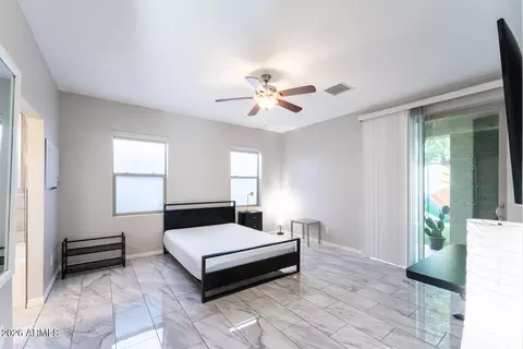 Bedroom - 2919 E Monroe St, Phoenix, AZ 85034 photo 7 of 11