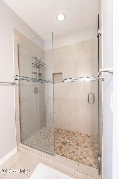 Bath - 2919 E Monroe St, Phoenix, AZ 85034 photo 2 of 10