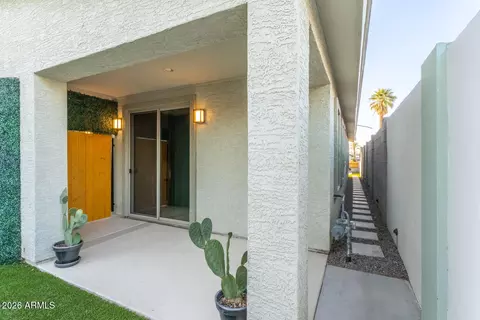 Exterior - 2919 E Monroe St, Phoenix, AZ 85034 photo 4 of 7