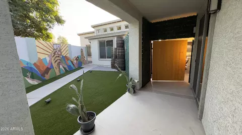 Exterior - 2919 E Monroe St, Phoenix, AZ 85034 photo 6 of 7