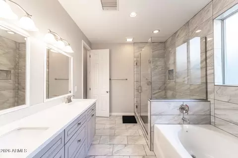 Bath - 2919 E Monroe St, Phoenix, AZ 85034 photo 3 of 10