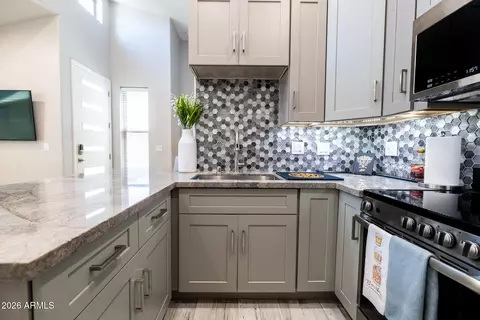 Kitchen - 2919 E Monroe St, Phoenix, AZ 85034 photo 6 of 6