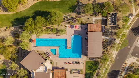 View/Area - 937 E La Mirada Dr, Phoenix, AZ 85042 photo 8 of 18