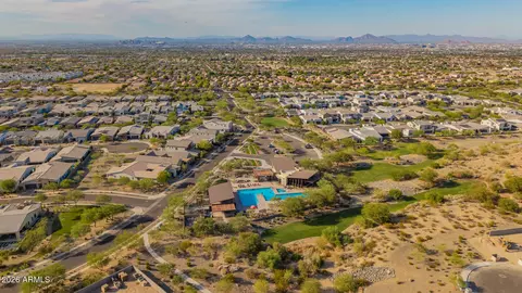 View/Area - 937 E La Mirada Dr, Phoenix, AZ 85042 photo 17 of 18