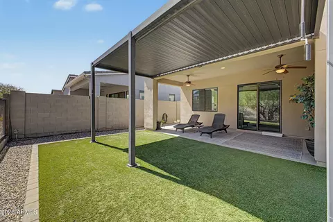 Exterior - 937 E La Mirada Dr, Phoenix, AZ 85042 photo 8 of 11