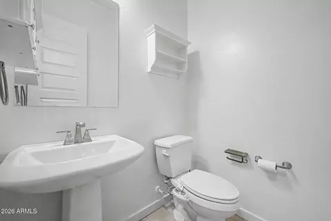 Bath - 937 E La Mirada Dr, Phoenix, AZ 85042 photo 1 of 3
