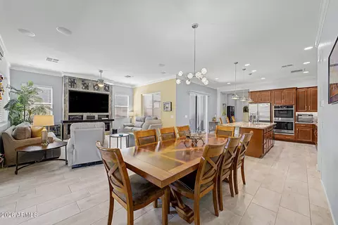Dining - 937 E La Mirada Dr, Phoenix, AZ 85042 photo 2 of 2