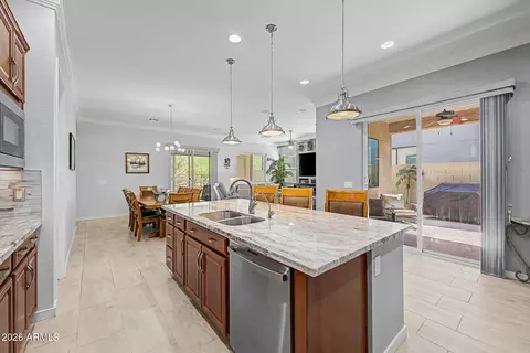 Kitchen - 937 E La Mirada Dr, Phoenix, AZ 85042 photo 3 of 3