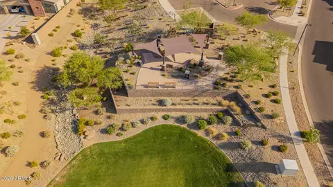 View/Area - 937 E La Mirada Dr, Phoenix, AZ 85042 photo 9 of 18