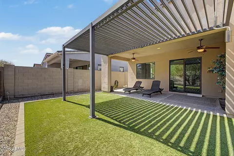 Exterior - 937 E La Mirada Dr, Phoenix, AZ 85042 photo 7 of 11