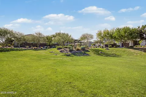 Exterior - 937 E La Mirada Dr, Phoenix, AZ 85042 photo 9 of 11