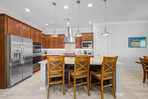 Kitchen - 937 E La Mirada Dr, Phoenix, AZ 85042 photo 2 of 3